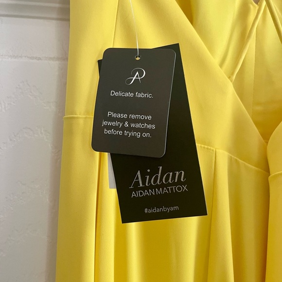 NWT Aidan by Aidan Mattox V-Neck Mermaid Gown - Picture 8 of 8